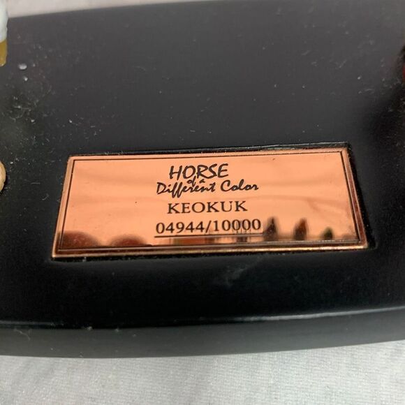 Horse of A Different Color "Keokuk"  04994/10000 Collectible Model Horse - Picture 13 of 14